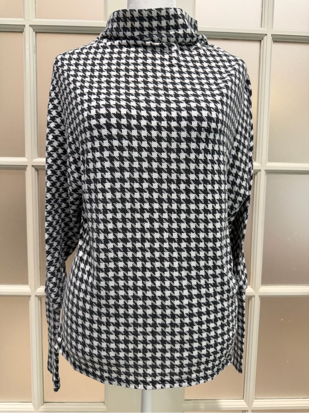 Ann Taylor Houndstooth Funnel Neck Women's Top - Black & White
